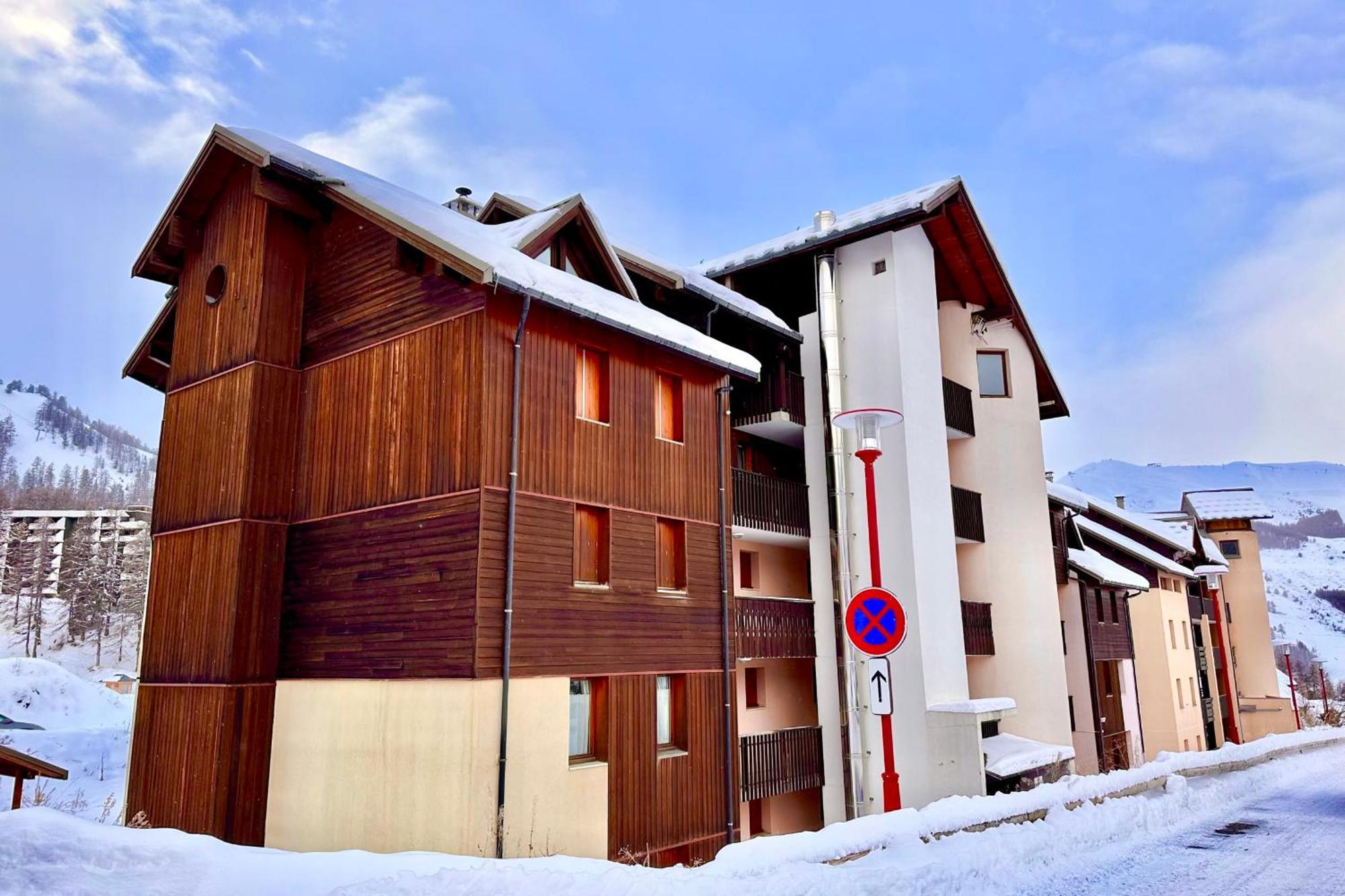 Casa-Amelie Terrace With View And Parking Apartment Vars  Exterior photo